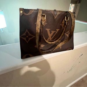 Authentic Louis Vuitton ONTHEGO MM brown